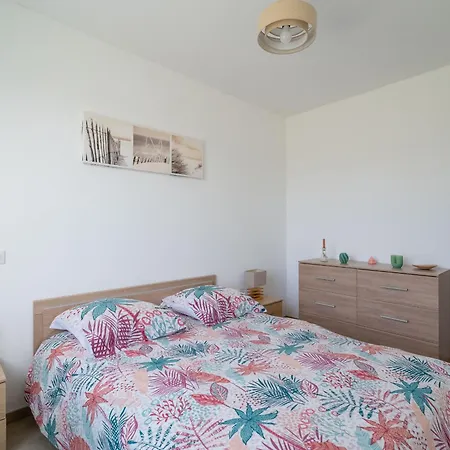 Holiday home Belle Maison Renovee - - 6 Pers. - Menage Inclus - Fr-1-319-590