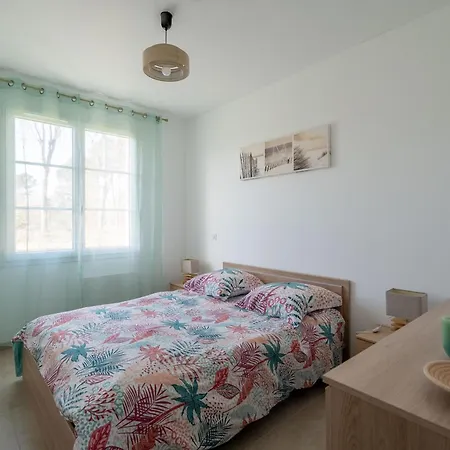 Holiday home Belle Maison Renovee - - 6 Pers. - Menage Inclus - Fr-1-319-590 *